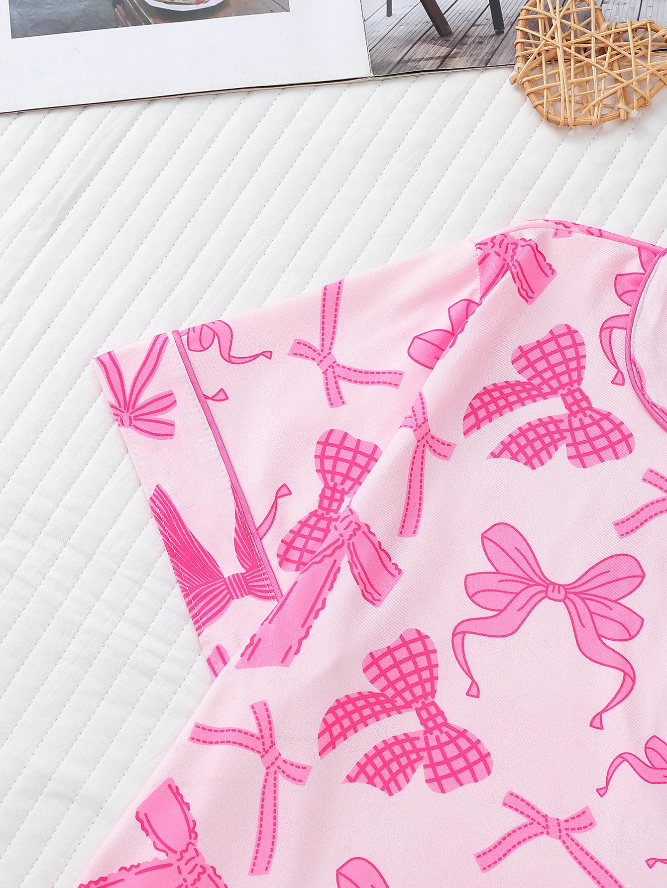 Cute butterfly patterned pajama set suitable for women comfortable short sleeved top with collar and loose street shorts 250409