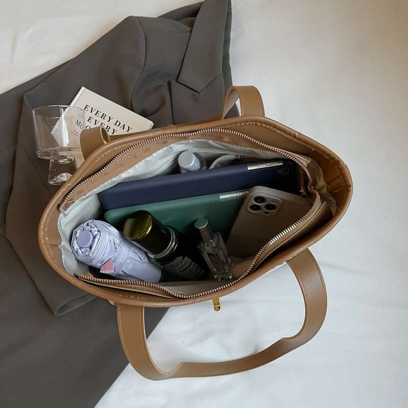 Brand New Large Capacity Shoulder High End Women S Fashion Niche Leisure Handbag Lady Tote Bag