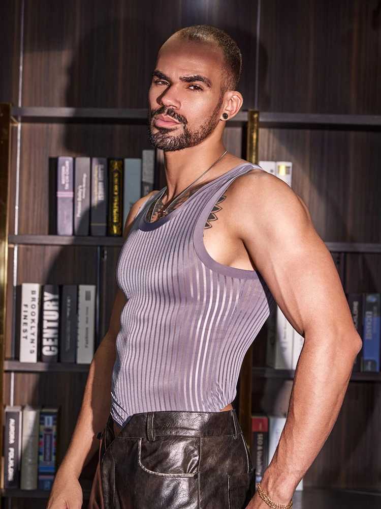 Sexy mens shiny tank top with oil gloss and stripes transparent fashionable high elasticity sleeveless shirtXJ250409