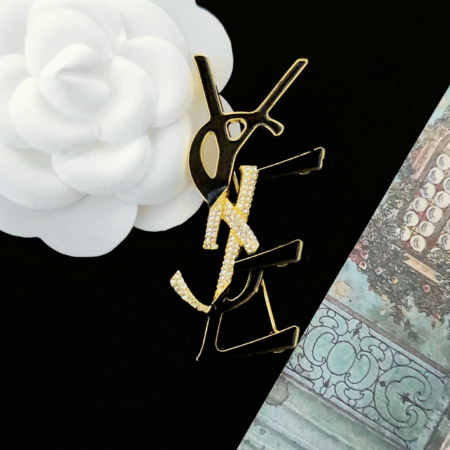 Versatile High-grade Crystal Brooch Pin Fashion Drip Oil Designer Jewelry Gifts For Girl