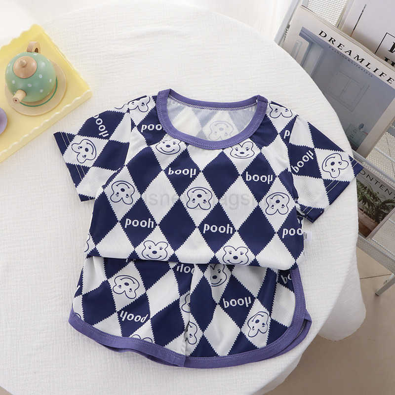 Disney Childrens summer T-shirt shorts set cute cartoon ice silk short sleeved two-piece set baby clothes stylish childrenXJ250409
