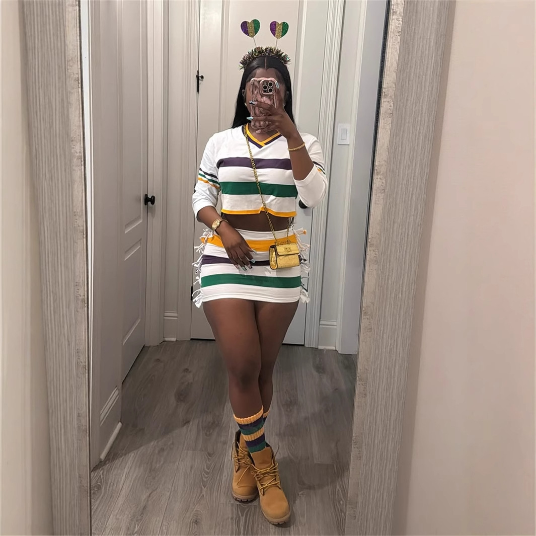 2025S Designer Women S Set New Fashionable Slim Fit Striped Contrasting Lace V Neck Crop Top With Exposed Navel Hip Hugging Short Skirt Set
