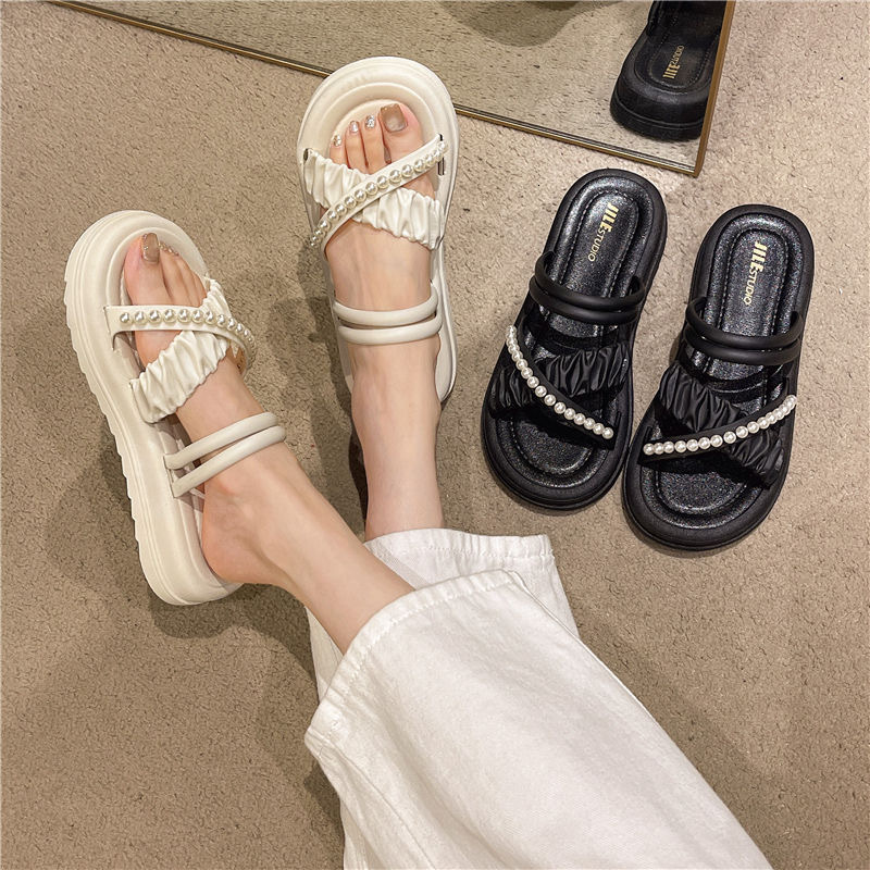 French high-end sandals 2025 new style, non slip, thick sole, rhinestone pearl versatile slippers for women in summer