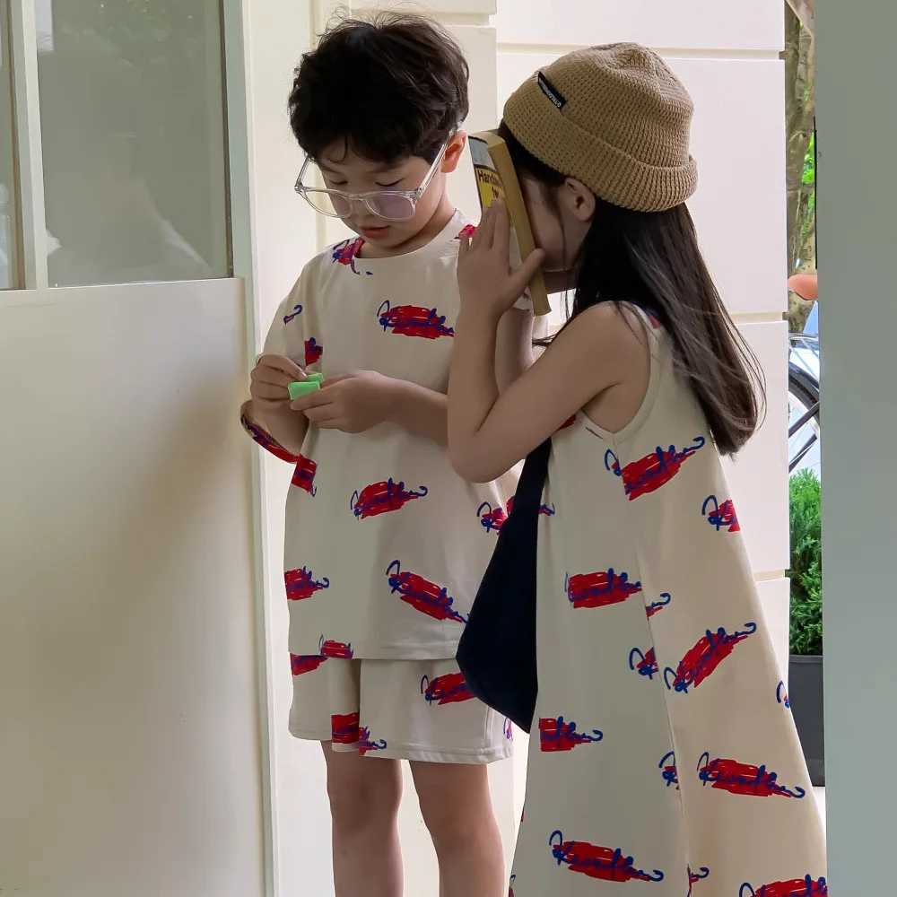 Brothers and sisters Dress Summer 2023 Boys and Girls Korean Letter Graffiti Family Matching Clothing Family T-shirt Appearance S2548
