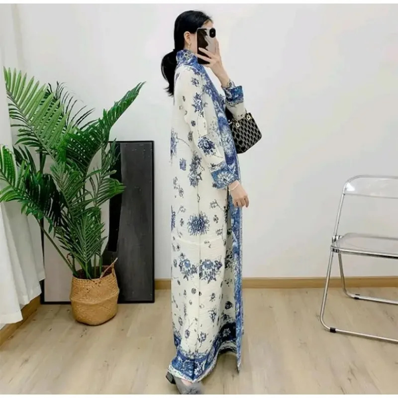 Abaya ethnic style printed pleated long cornered jacket Miyake womens autumn Muslim big collar tie cardigan 250409