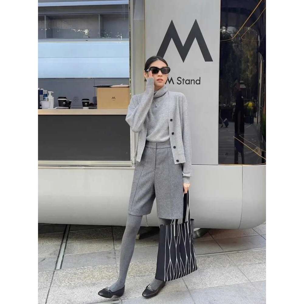 Retro Fashion Woolen For Women's Autumn And New Versatile High Waisted A-E Winter Wide Leg Shorts