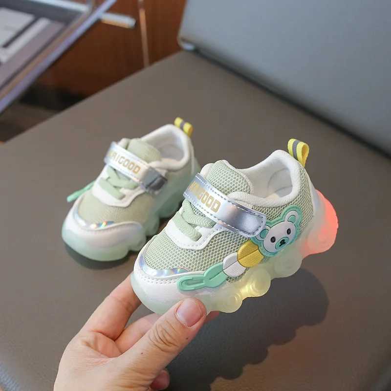 Fashion Childrens Luminous sports shoes with LED flashing are suitable for girls baby casual shoes. 2024 new autumn hot selling childrens sports shoes