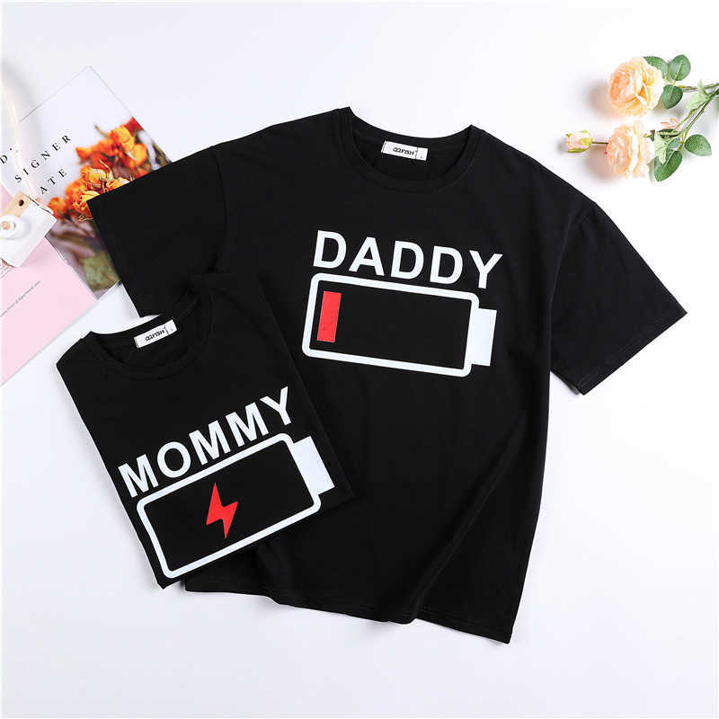 Parent child outfit for outdoor wear home leisure loose short sleeved fashion Korean version fun battery printed family of three S2548