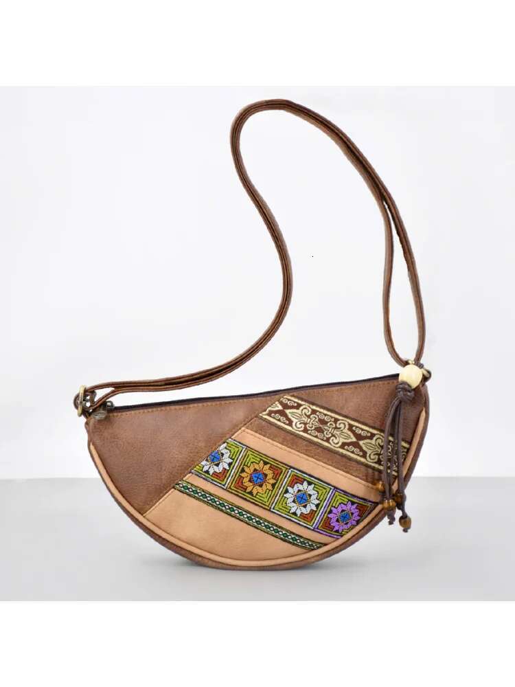 New Crossbody Small Embroidered Bag, With Retro Style, Lightweight, Large Capacity, A Niche Single-Shoulder Bag For Girls