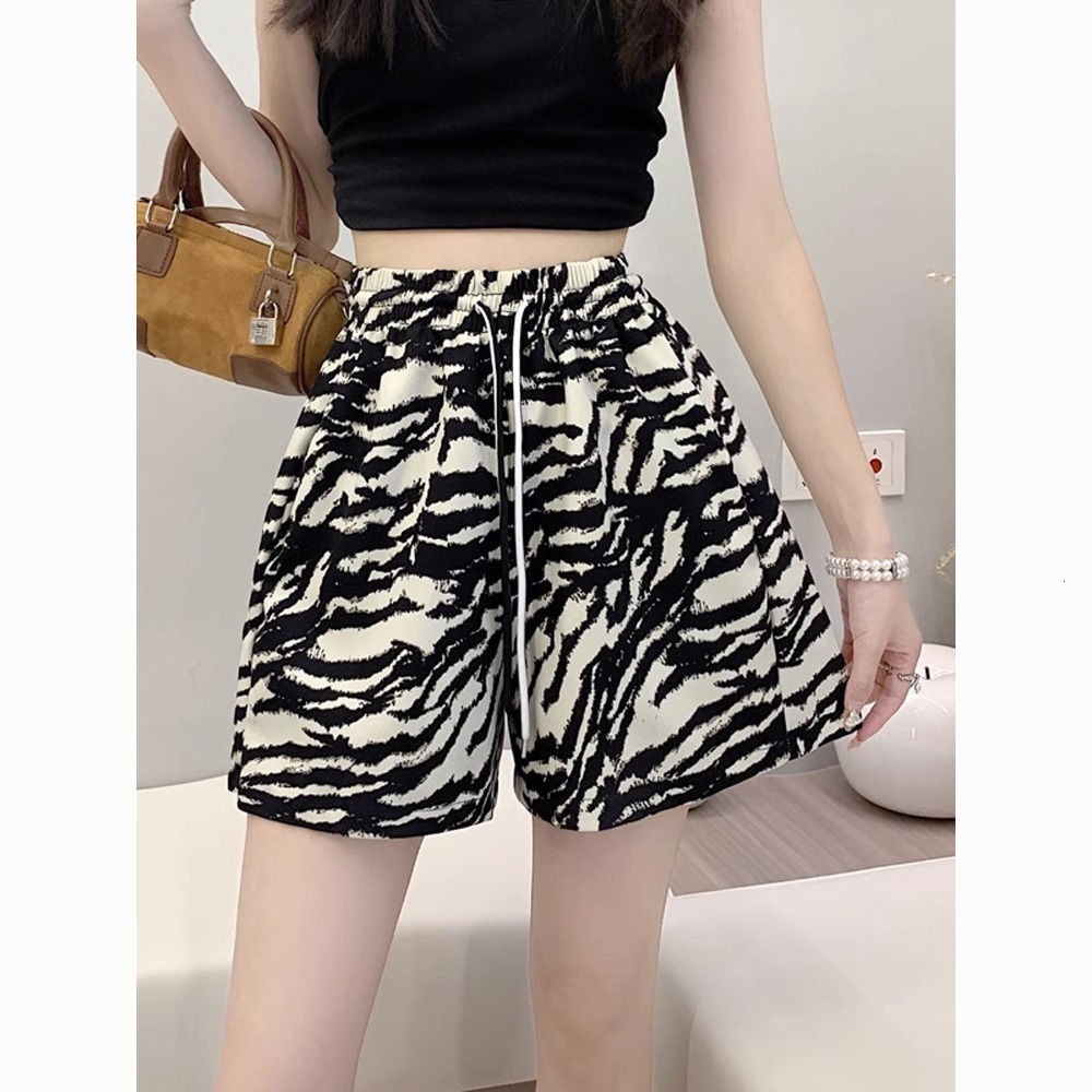 2025S Designer Shorts For Women Ice Silk Wide Leg Shorts Children S Summer Thin Loose Fit Slimming Look Plus Size High Waist Yoga Hot Sports Pants Ski