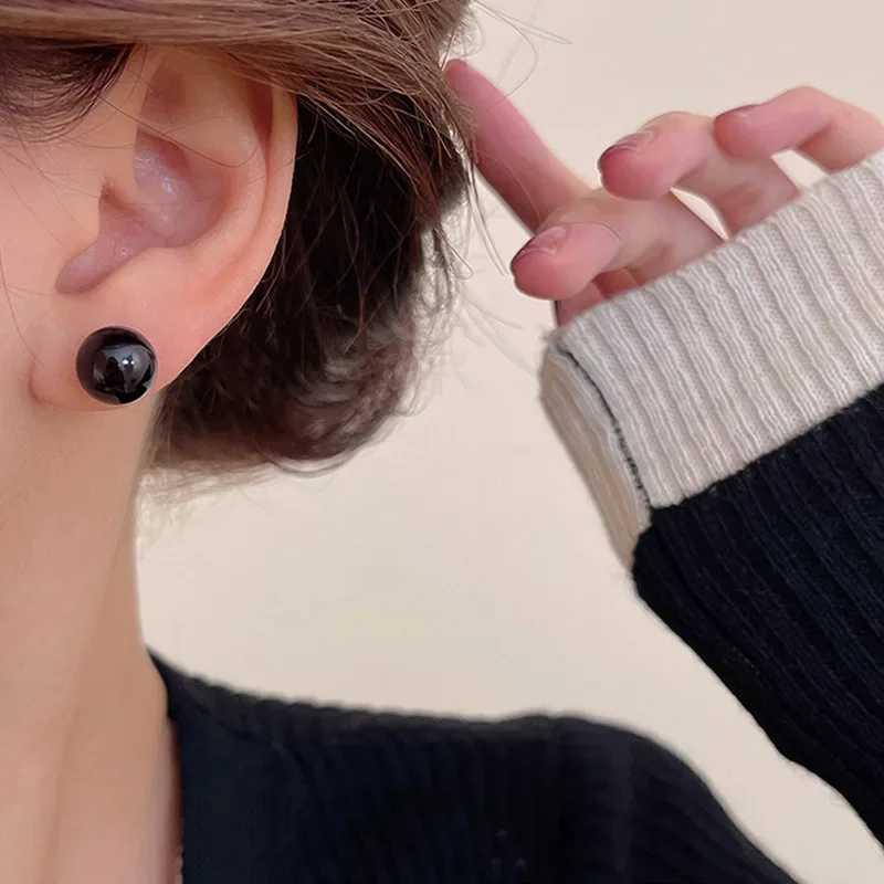 4mm 6mm 8mm 14mm Black Round Ball Imitation Pearl Stud Earring for Women Simple Temperament Ear Jewelry Christmas Day Girl Z250408