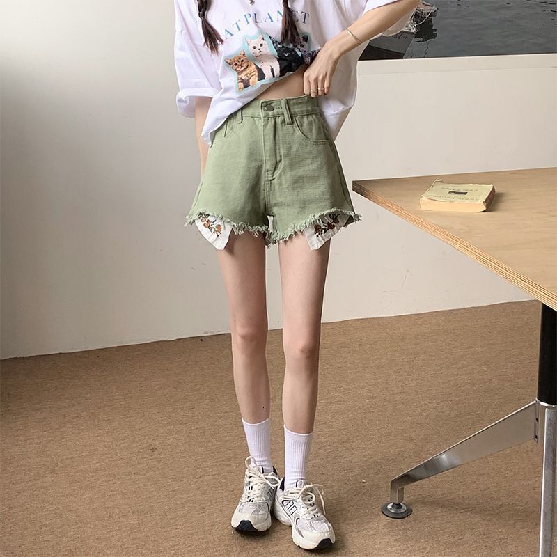 2025S Women s Designer Shorts Large Chubby Green Denim Shorts Summer New Design Sense Embroidered Tassel Wide Leg Hot Pants Outdoor Casual Beach Pants