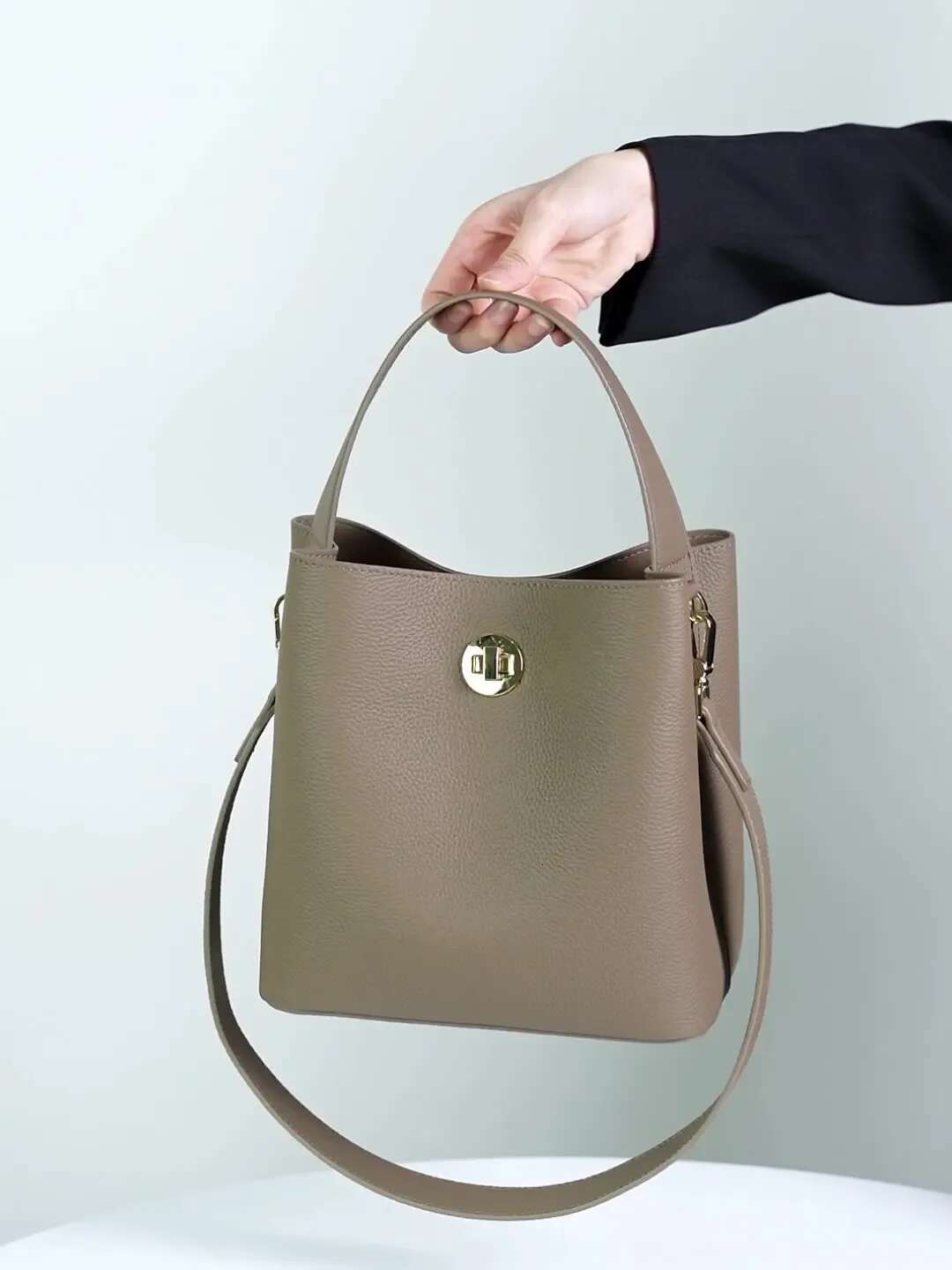 2025 New Bucket Genuine Leather Women's Single Shoulder Crossbody Bag, Large Capacity Handbag, Cowhide