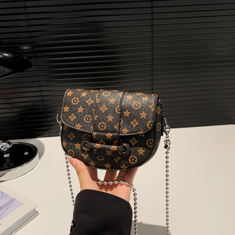 2025 Women's summer fashion small square Popular leisure shoulder cross body bag this year new design