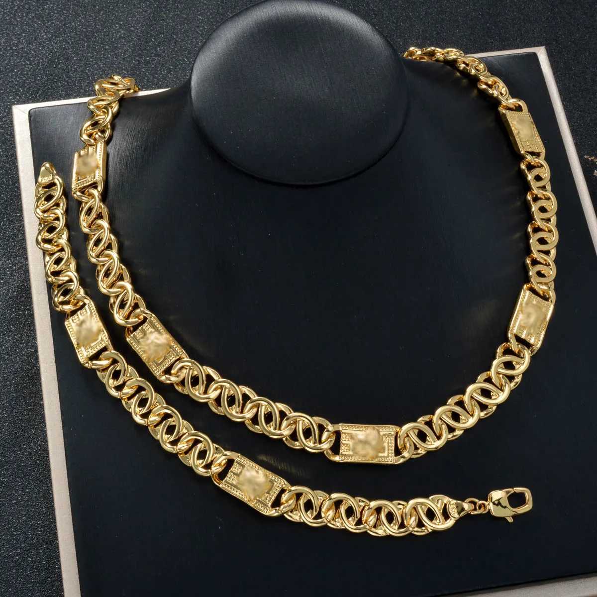 A set of womens fashionable jewelry set hip-hop punk minimalist copper necklace jewelry bracelet suitable for daily party wear Y250408