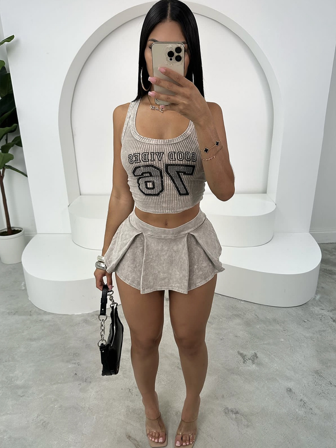 2025S Designer Women S Set Summer New Letter Groove Strip Tight Fitting Spicy Girl Vest Top Pleated Short Skirt Set
