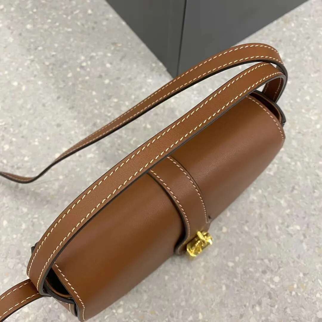 2025 New Women's Designer Bag Quality Genuine Leather Handbag Imported Leather High End Elegant Banquet Bag Queue Bag Wallet