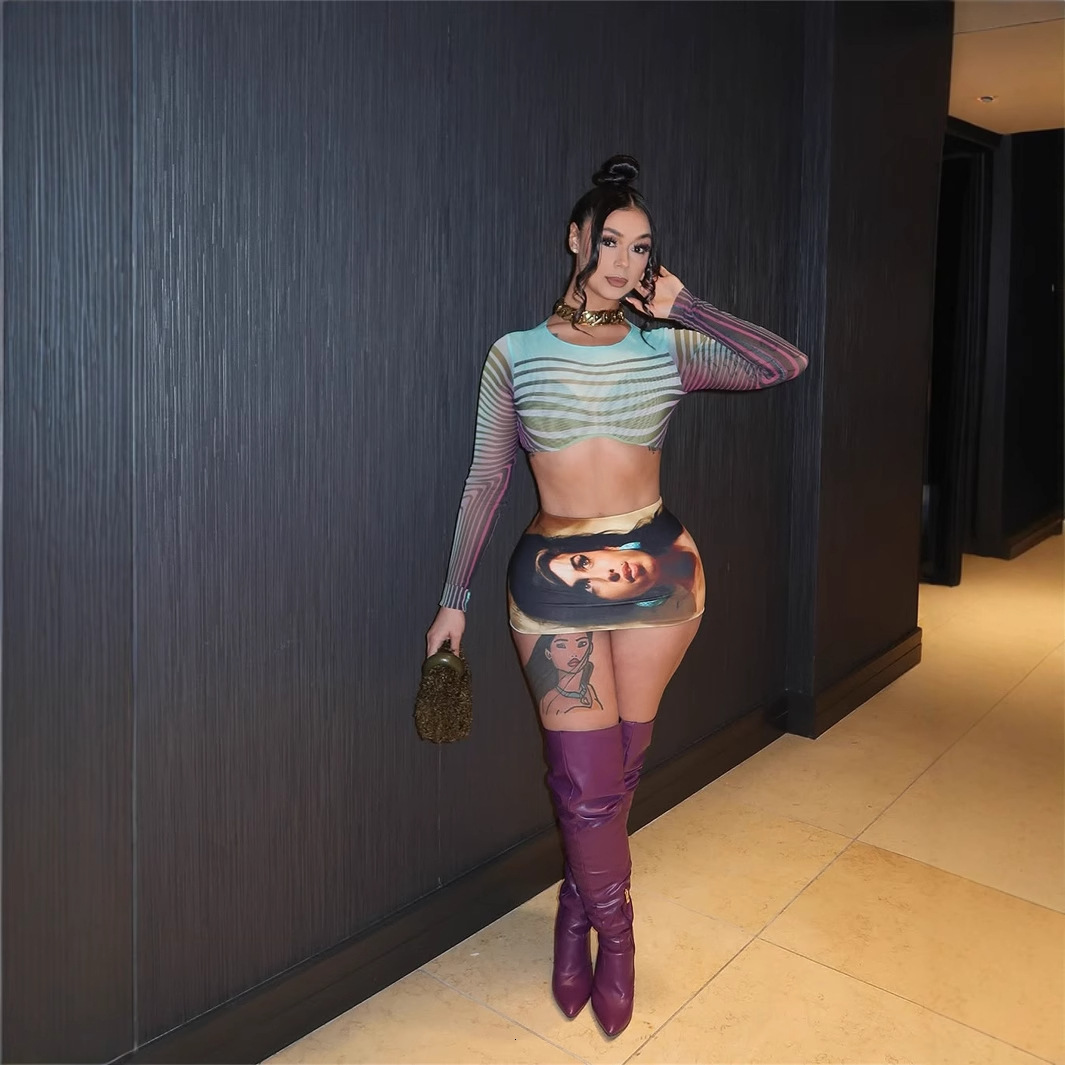 2025S Designer Women S New Fashionable Slimming Sexy Spicy Girl Elastic Mesh Short Sleeved Top With Hip Wrapping Skirt Set
