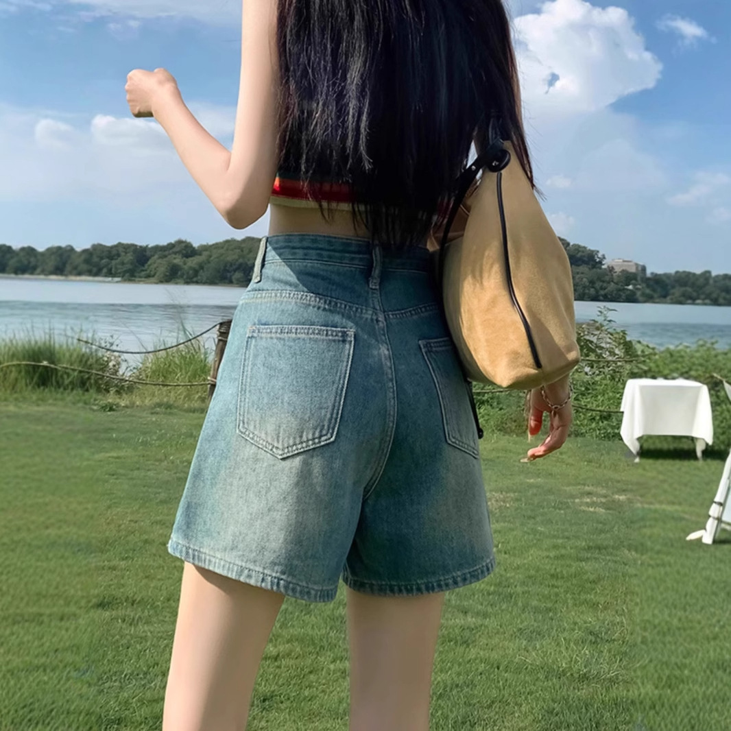 2025S Women S Designer Shorts Summer New High Waisted Denim Shorts For Women With Loose Design Niche Wide Leg A Line Hot Pants Thin Hot Pants Beach Pa