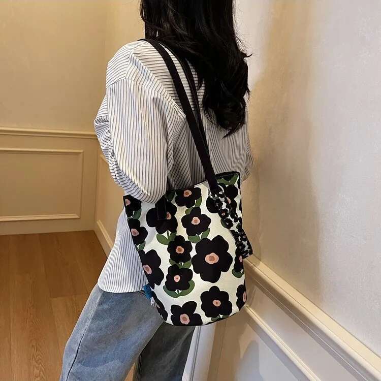 Large Capacity Canvas Bucket Fashionable Trendy Shoulder Bag For Girls With Print Versatile Unique Design Handbag