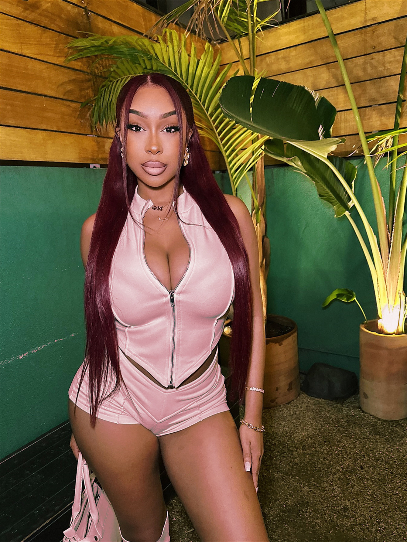 2025S Designer Women S Set New Women S Sexy And Fashionable Sleeveless Zipper Top V Neck Strapless Waist Length Shorts Set