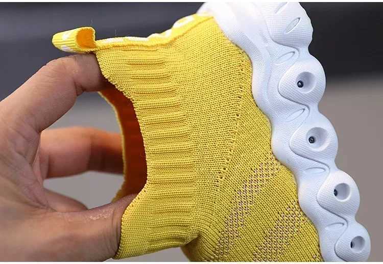 Children Spring and Autumn Lighting Socks Casual Shoes Boys and Girls Flight Weaving Sports Shoes Baby Running Shoes X250409