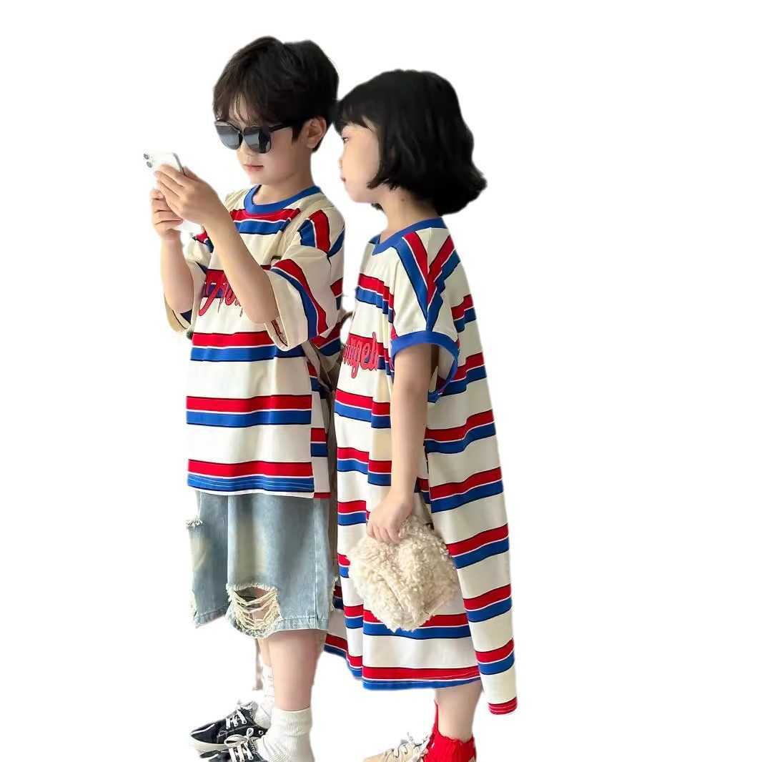 Childrens Brother and Sister Dress Summer 2024 New Boys Colorful Striped Short Sleeve Girls Medium to Long T-shirt Skirt Brother and Sister Dress S254
