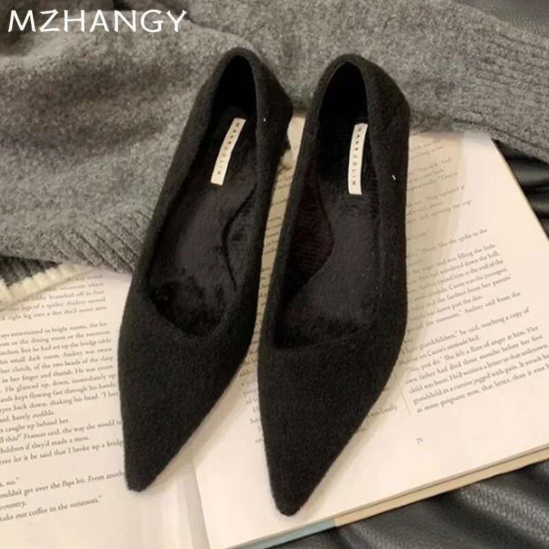 Pointed Toe Suede Sexy Mid Heels Women Shallow Elegant Sandals 2025 Trend Spring Party Shoes Pumps Mujer atos