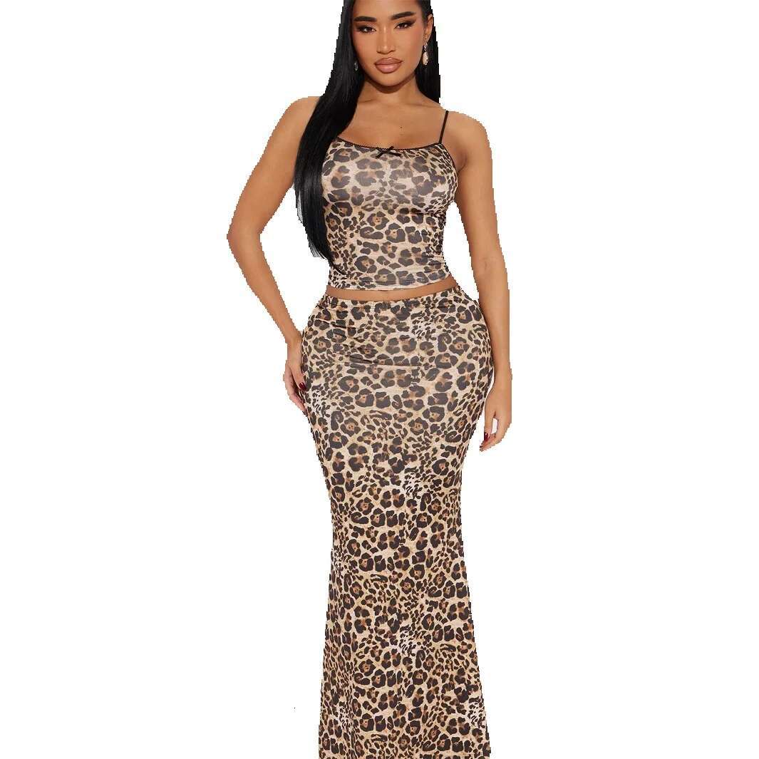 2025S Designer s New Fashionable Slimming Sexy Leopard Pattern Bow Strap Short Top with Hip Wrapping and Long Skirt Set for Women