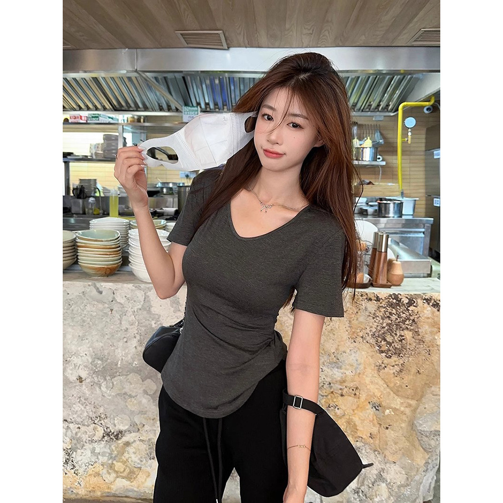 2025S Designer Women s T shirt V neck Short Sleeved Summer Women s Short Sleeved New Fashionable Solid Color Slim Fit Top Outdoor Casual Wear
