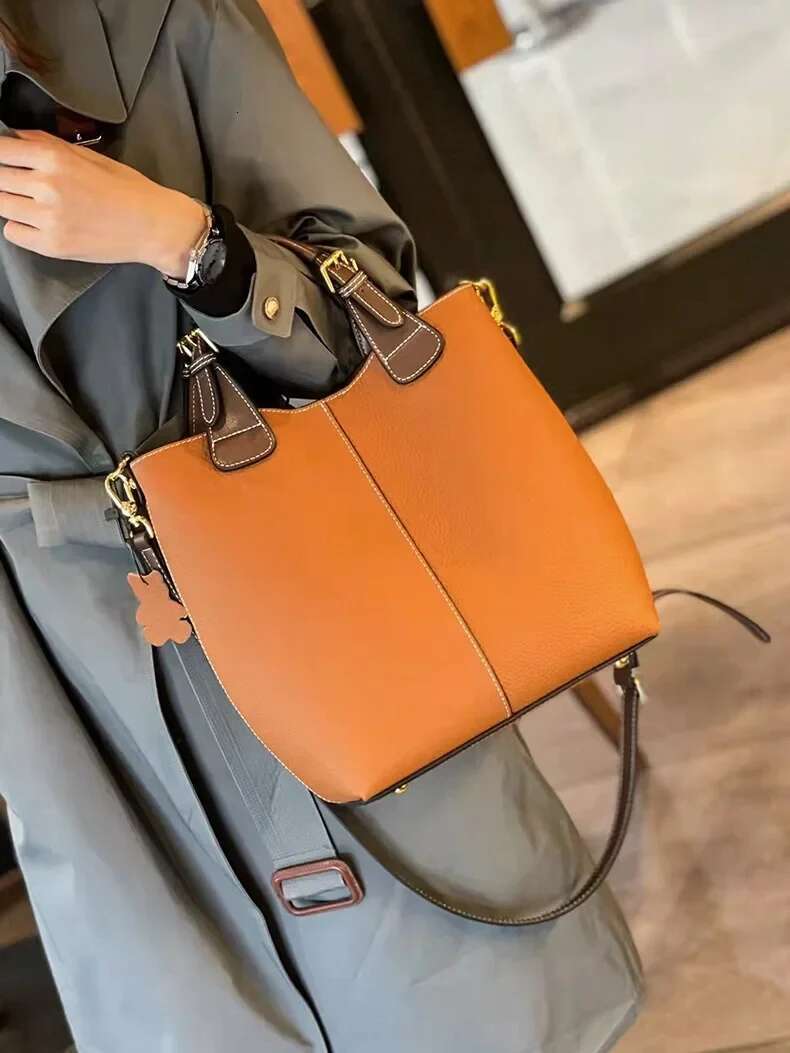Cowhide Material Women's High-End Handbag Large Capacity Versatile Crossbody Water Bucket Baozi Mother Bag