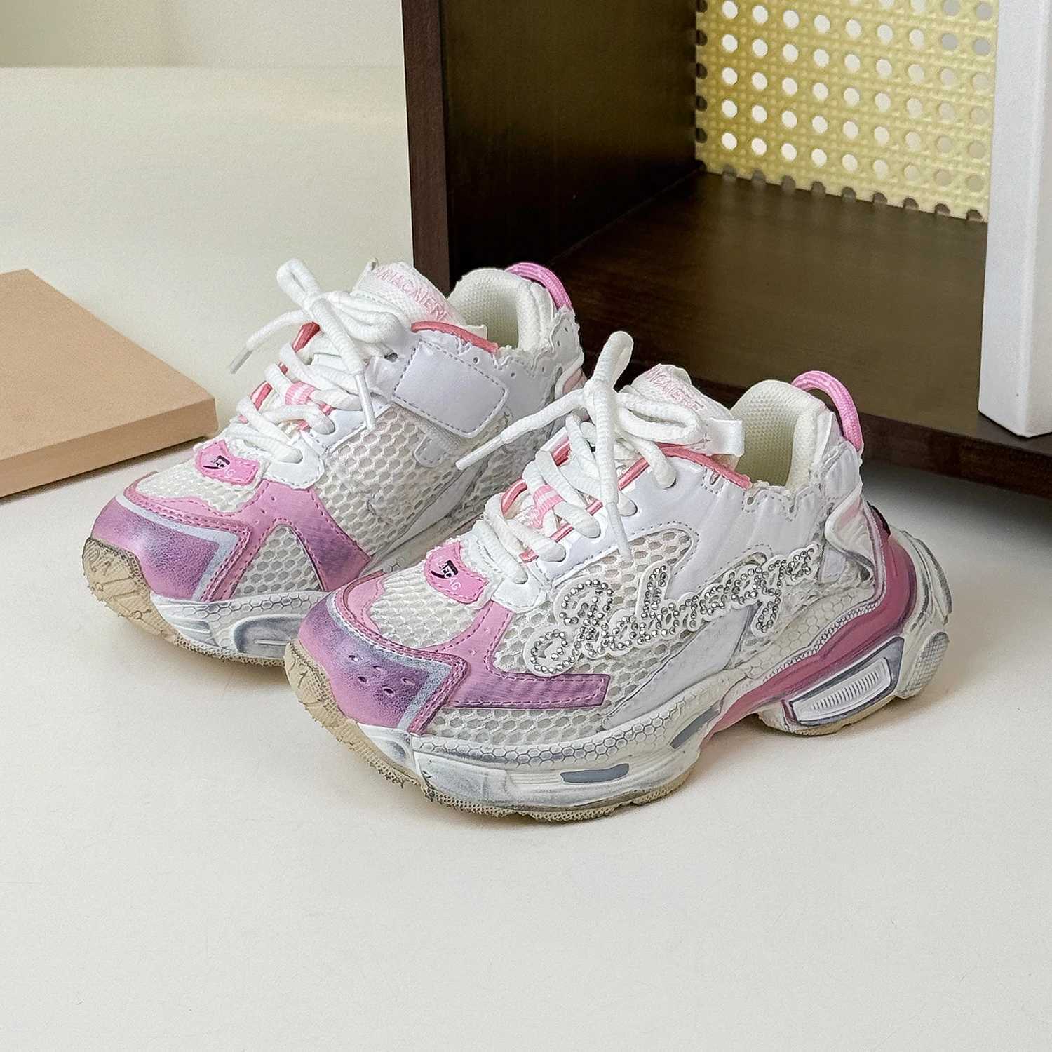Spring Childrens Boys and Girls Rhinestone Alphabet Mesh Breathable Sports Shoes for Children and Toddlers Lightweight Running Shoes X250409