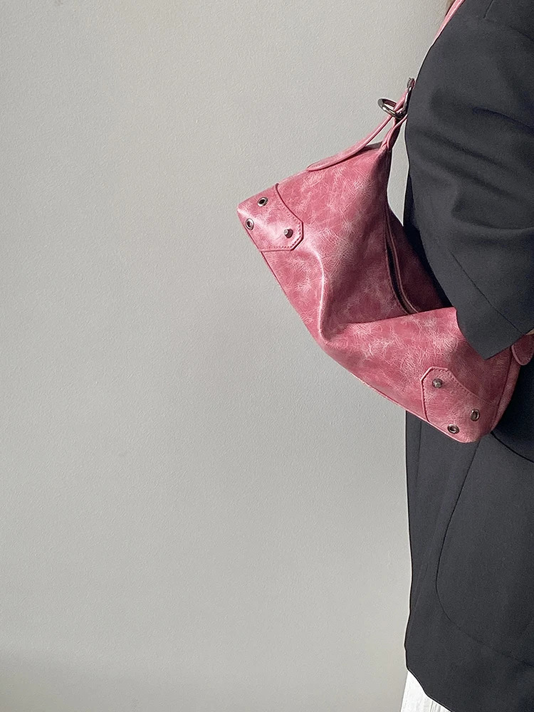 Personalized Womens Underwear Bag Texture Soft Leather Versatile Single Shoulder Cross Body Bag French Retro Motorcycle Handbag 250408