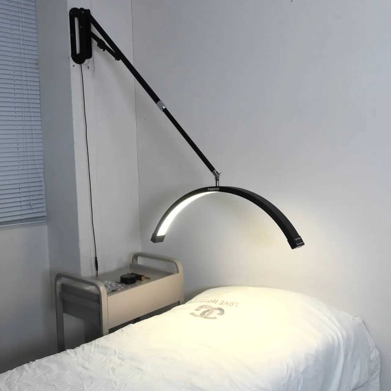 FOSOTO wall mounted half moon light photography fill light LED pendant light used for hair salons eyelashes nails tattoos beauty salons X250409