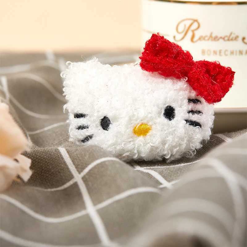 Creative Plush Doll Keychain Cute Backpack Decoration Womens Fashion Cartoon Luxury Keychain Pendant GiftXJ250409