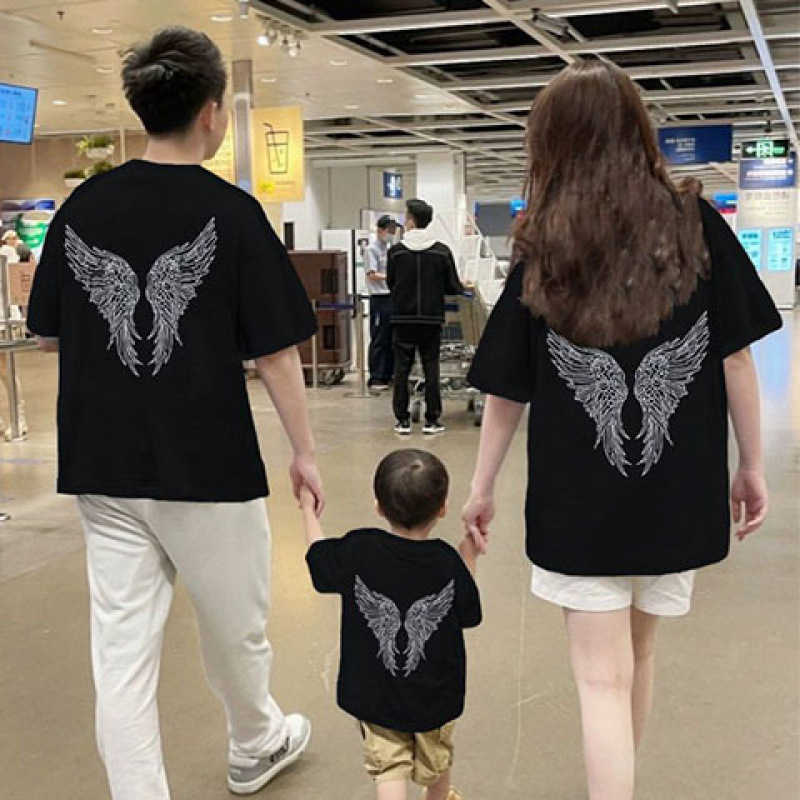 Special parentchildo utfitf ora f amilyo ft hreeo rf ourw itha h ighendfe elSum mer202 5new mod elfor mot herand dau ghterpop ularint ernetcel ebritya