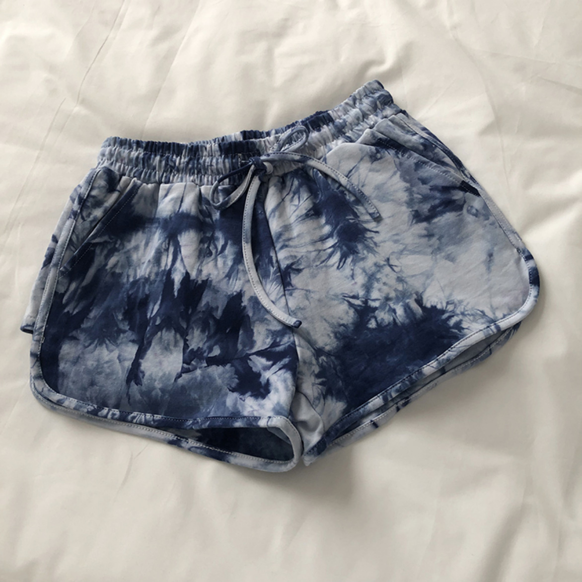 2025S Designer Shorts For Women Thai Tie Dye Sports For Women Loose Wide Legged Casual High Waisted Elegant Style Shorts Running Hot Pants Beach Pants