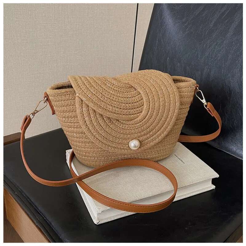 2025 New Hot Sale Knitting Saddle Shoulder Stylish Hasp Fresh Unique Design High Quality Crossbody Bags For Women