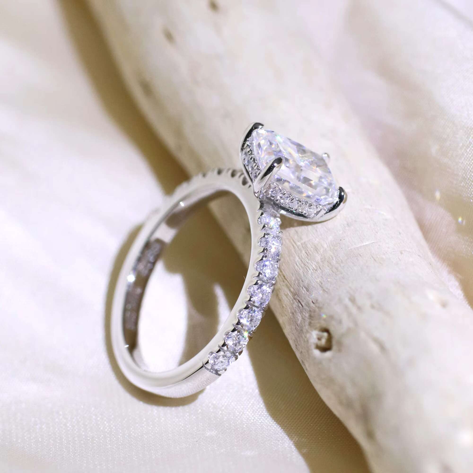 Tianyu Fine Jewelry 2ct 3ct Radiant Cut Gold Plated 18K Mossanite Engagement Sterling Silver Mossanite Ring 925 for Women