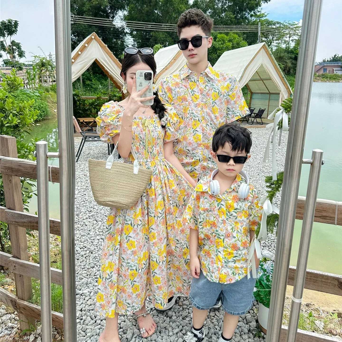 Vacation Couple Family Vacation Clothing Mom Daughter Flower Dress Holiday Dad Son Shirt Korean Brother Siamese Matching Clothing S2548
