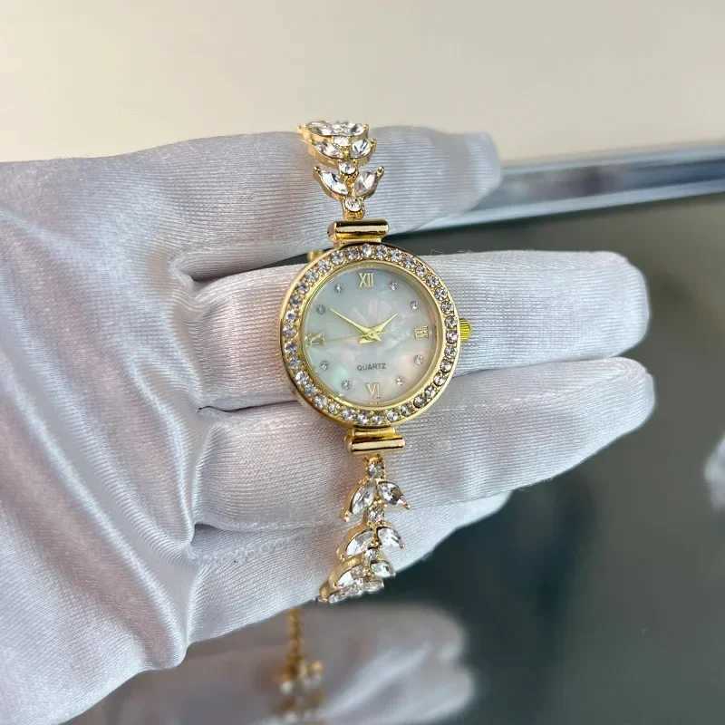 Womens Watch Reloj Mermaid Chain Light Luxury Diamond Bracelet Womens Fashion Quartz Watch Montres WomenXJ250408