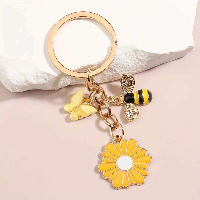 Cute enamel butterfly bee and sunflower keychainXJ250409