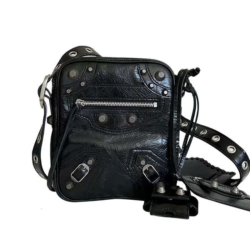 Le Cagole Cropped Studded Camera Three-In-One Waxed Crossbody Small Square Bag Motorcycle Equipment Accessori