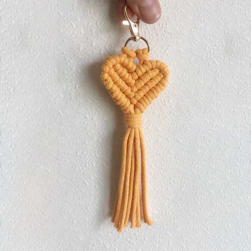 New heart-shaped pendant keychain female Macrame keychain ring cute car keychain wedding accessories giftXJ250409