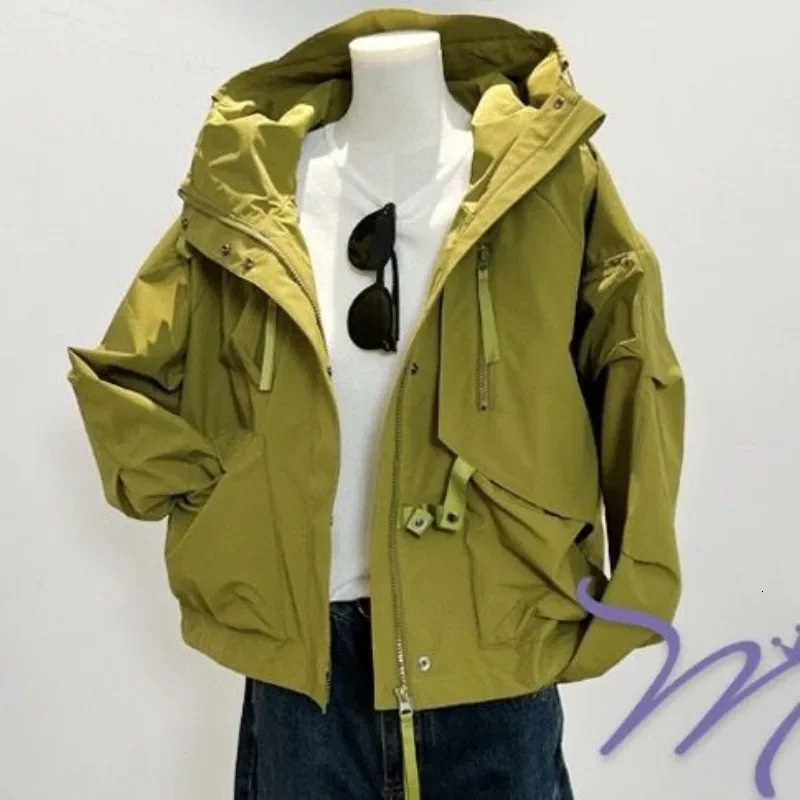 Outdoor jacket with highend n trench coat and hooded windbreaker suitable for womens loose solid casual quilting warmth in the autumn of 250409
