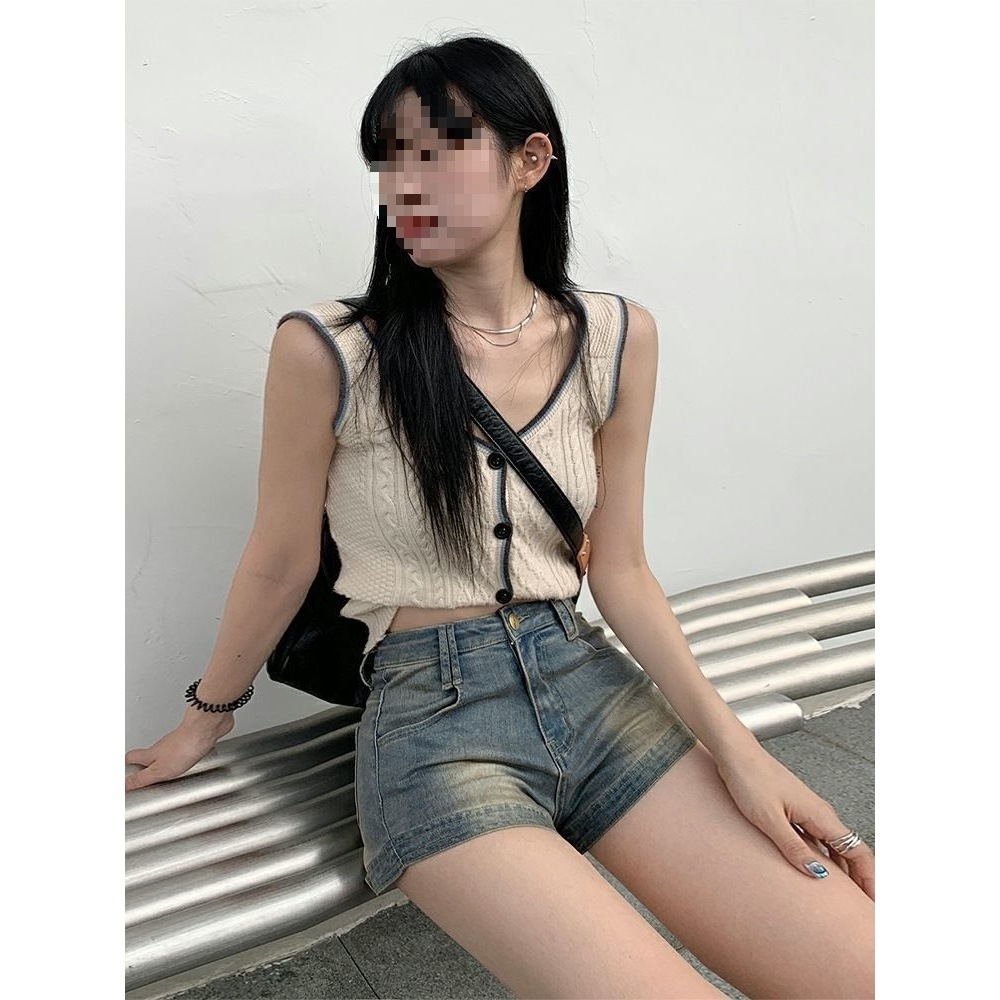 2025S Women Designer Shorts American high waisted denim shorts for women s summer new design sense A line loose slimming and hip hugging hot pants Hot