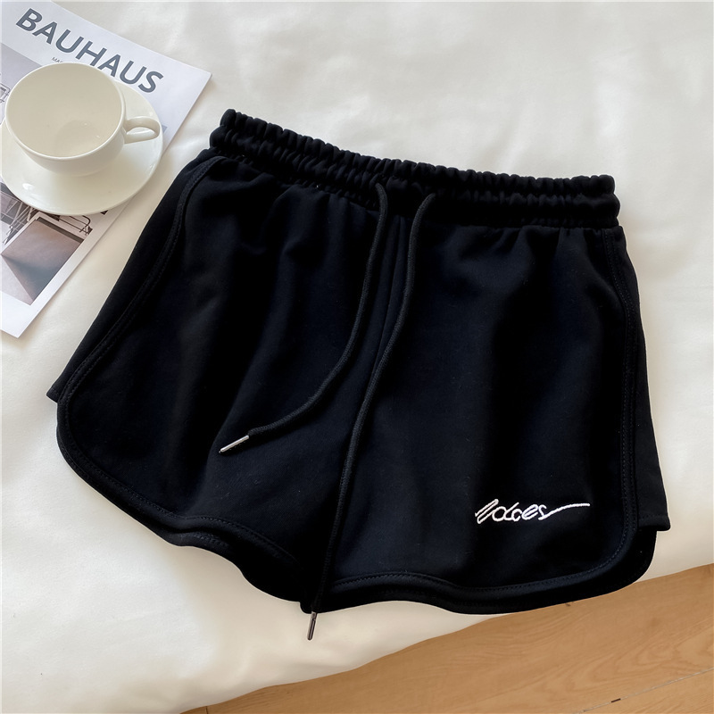 2025S Women s Designer Sports Shorts Summer New Loose Outdoor Pure Cotton High Waist Casual Wide Leg Yoga Hot Pants Trendy Beach Pants