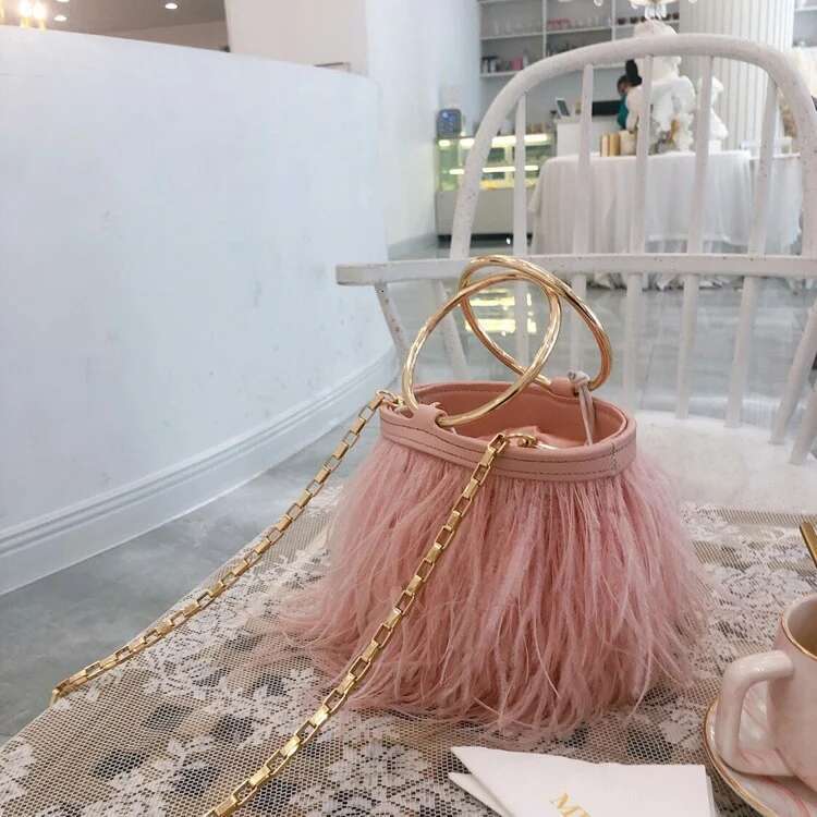 Fashion Ostrich Fur Women's Designer Winter Handbag Feather Bucket Shoulder Messenger Bag