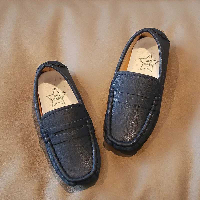 Childrens casual shoes boys Loafers childrens apartment Slip on Moccasins 2025 spring new simple breathable soft fashion shallow party hot X250409