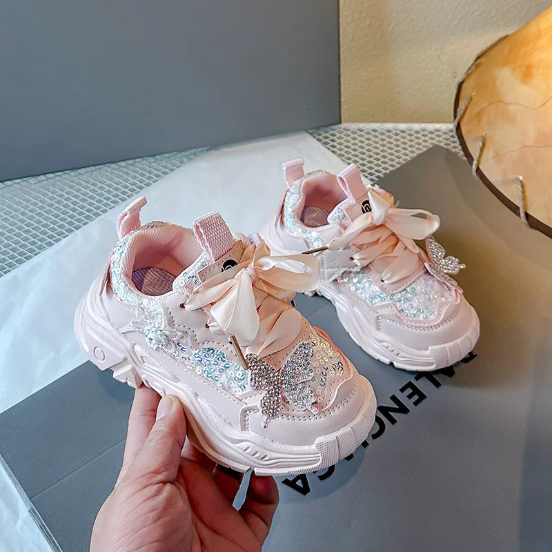 Spring childrens sports shoes fashionable sequins butterfly girls princess shoes soft soled anti slip childrens casual running shoes 250409